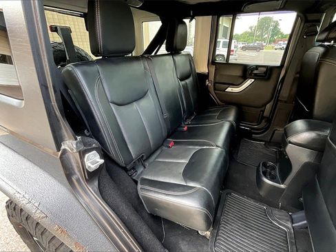 Used 2016 Jeep Wrangler Unlimited Rubicon image 26
