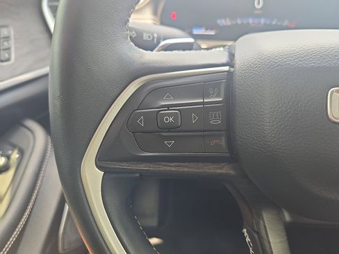 Used 2022 Jeep Grand Cherokee L Limited w/ Luxury Tech Group II image 22