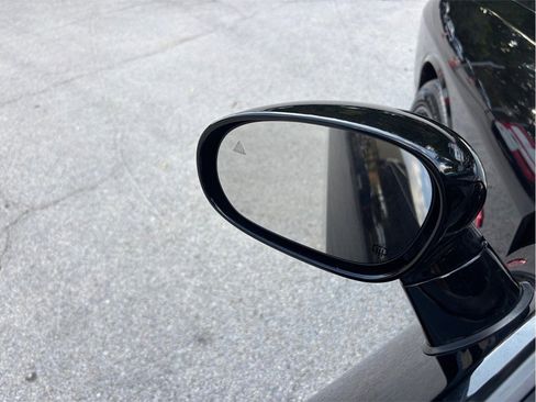 Used 2015 Dodge Challenger SRT Hellcat image 18