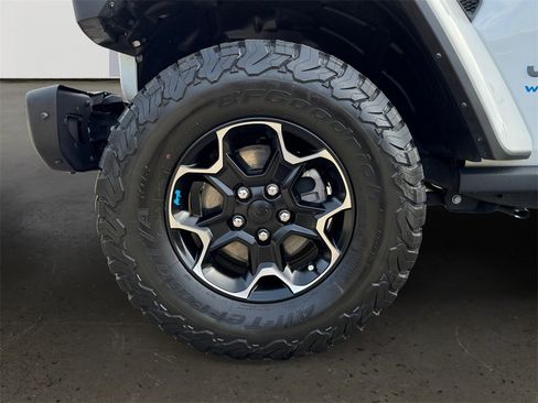 Used 2022 Jeep Wrangler Unlimited Rubicon 4xe w/ Steel Bumper Group image 10