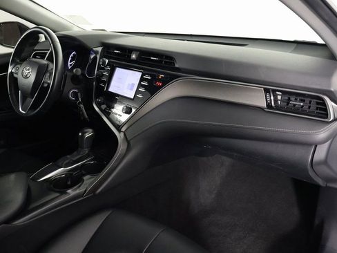 Used 2020 Toyota Camry SE image 9
