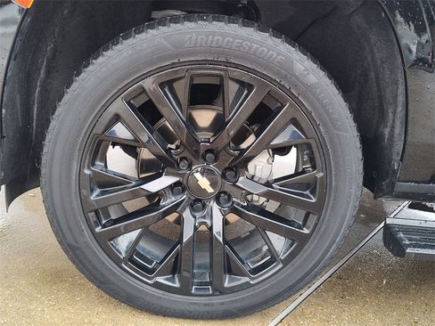 Used 2021 Chevrolet Tahoe Premier w/ Premium Package image 19