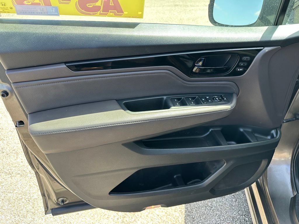 Used 2021 Honda Odyssey Touring image 11