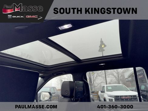 Used 2023 GMC Yukon XL Denali w/ Denali Reserve Package image 10