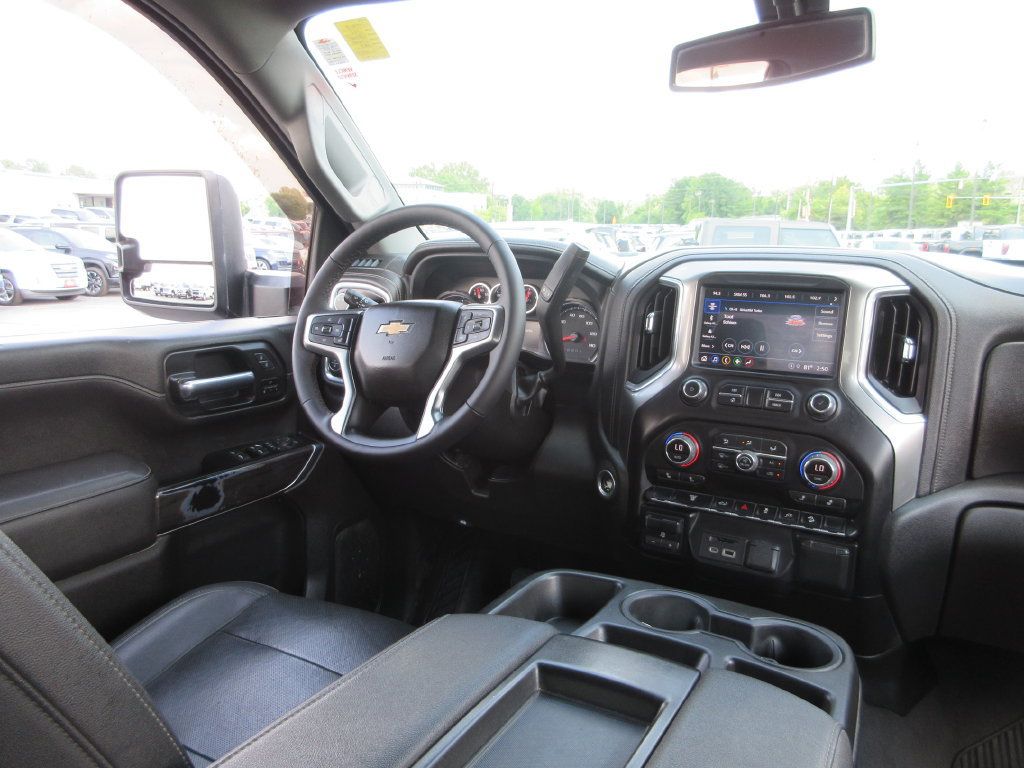 Used 2022 Chevrolet Silverado 2500 LTZ w/ Gooseneck/5TH Wheel Package AWD/4WD image 24