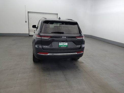 Used 2022 Jeep Grand Cherokee Laredo w/ Luxury Tech Group I AWD/4WD image 6