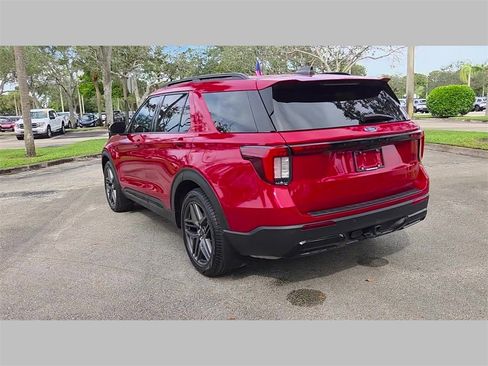 Used 2025 Ford Explorer ST-Line w/ Premium Package image 48