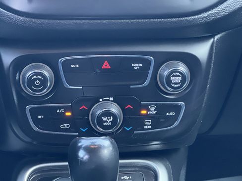 Used 2019 Jeep Compass Latitude image 49