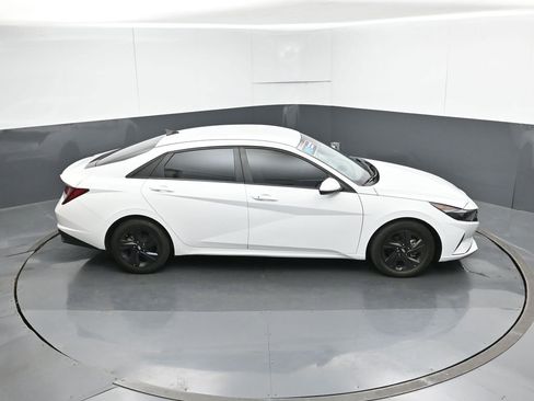 Used 2023 Hyundai Elantra SEL FWD image 51