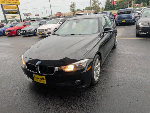 Used 2015 BMW 320i Sedan RWD image 4