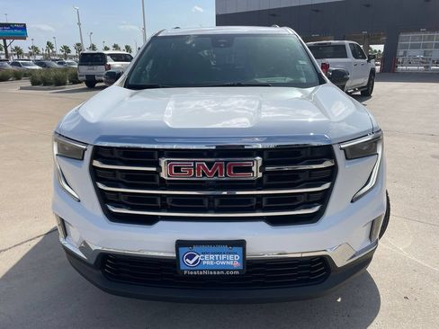 Used 2024 GMC Acadia Elevation FWD image 2