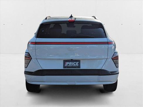 New 2025 Hyundai Kona SEL FWD image 7