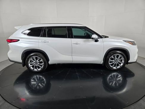 Used 2023 Toyota Highlander Limited AWD/4WD image 7