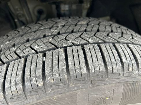 Used 2023 Toyota Highlander Limited image 29