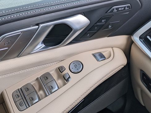 Used 2021 BMW X7 xDrive40i w/ Premium Package image 20