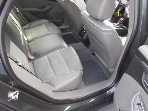 Used 2015 Chevrolet Impala LT w/ Convenience Package FWD image 23