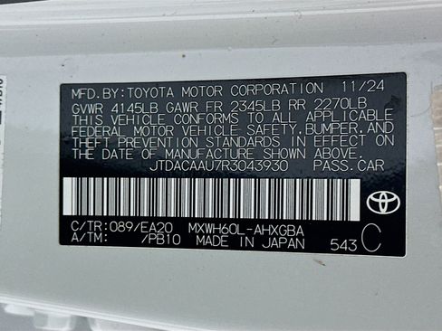 Used 2024 Toyota Prius XLE FWD image 12