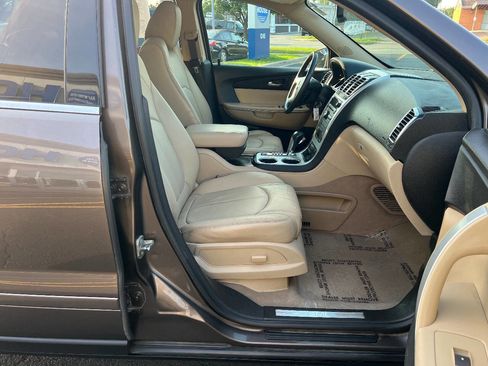 Used 2011 GMC Acadia SLT image 28