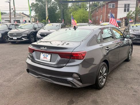 Used 2024 Kia Forte LXS FWD image 7
