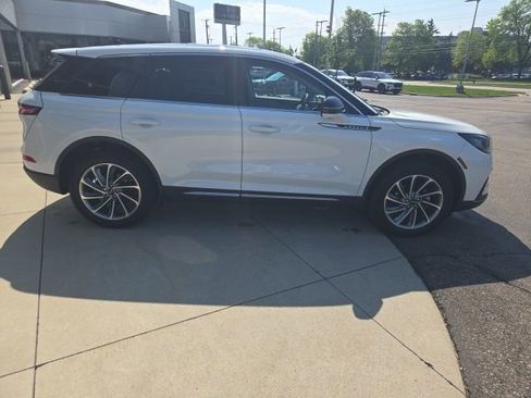 Certified 2023 Lincoln Corsair AWD w/ Equipment Group 101A image 2