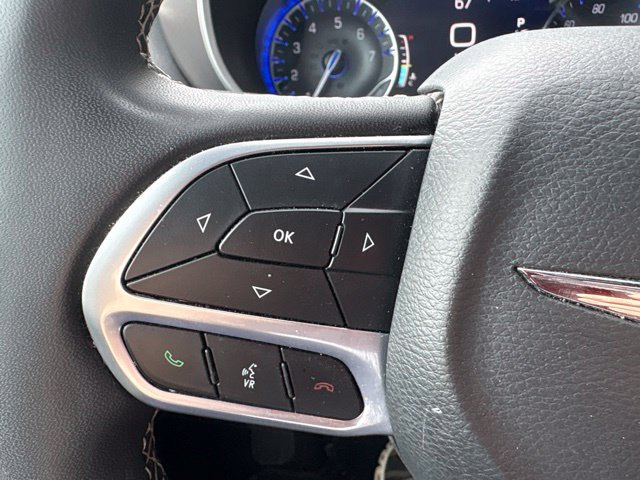 Used 2025 Chrysler Pacifica Select FWD image 20