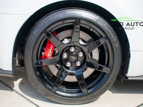 Used 2019 Ford Mustang Shelby GT350R w/ GT350R Equipment Group 920A RWD image 26