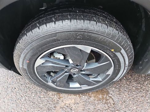 Used 2025 Nissan Rogue SV FWD image 26