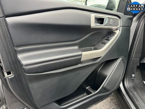 Used 2022 Ford Explorer XLT w/ Equipment Group 202A image 13