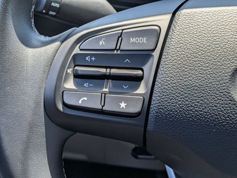 Used 2025 Hyundai Venue SEL FWD image 20