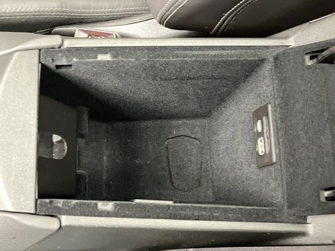 Certified 2025 Cadillac XT5 Premium Luxury image 28