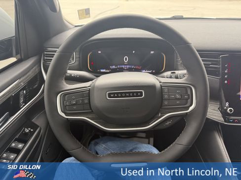 Used 2022 Jeep Wagoneer Series II image 12