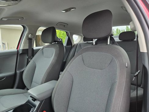 Certified 2025 Kia K4 FWD image 21