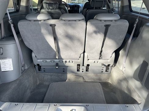Used 2006 Dodge Grand Caravan SXT w/ Leather Interior Group FWD image 17