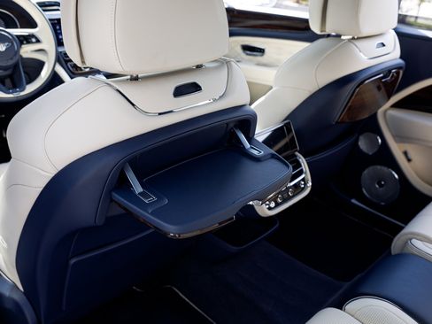 Used 2023 Bentley Bentayga Extended Wheelbase image 46