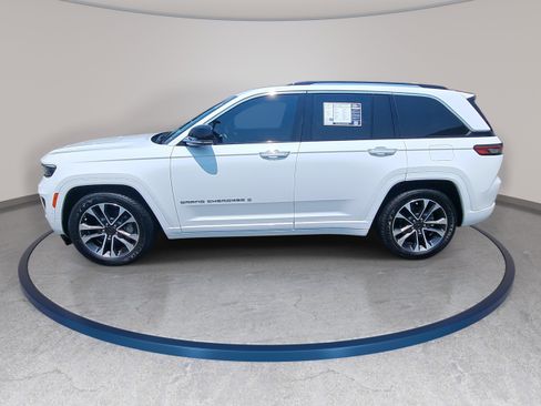 Used 2023 Jeep Grand Cherokee Overland w/ Adv Protech Group III AWD/4WD image 8