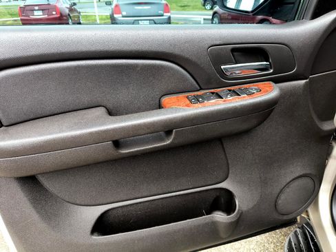 Used 2008 Chevrolet Avalanche LT image 15