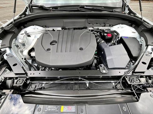 New 2026 Volvo XC60 B5 Plus w/ Protection Package Premier AWD/4WD image 11