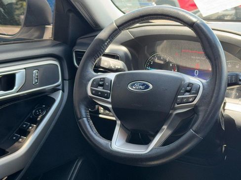 Used 2021 Ford Explorer XLT w/ Equipment Group 202A AWD/4WD image 8