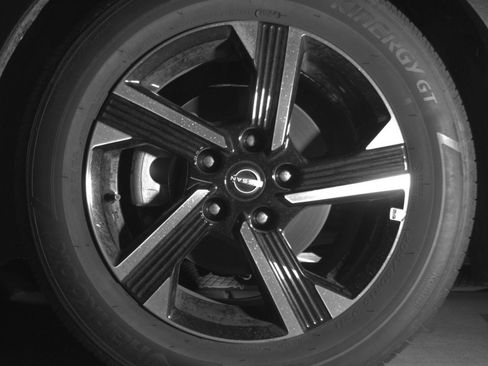 Used 2025 Nissan Sentra SV FWD image 15