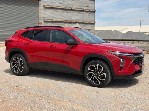 New 2026 Chevrolet Trax RS w/ Driver Confidence Package FWD image 2