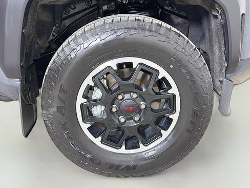 Used 2024 Toyota Tacoma TRD Off-Road w/ TRD Off Road Premium Package AWD/4WD image 27