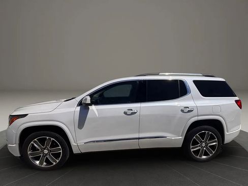 Used 2017 GMC Acadia Denali w/ Technology Package FWD image 2