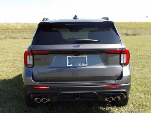 New 2025 Ford Explorer ST image 30