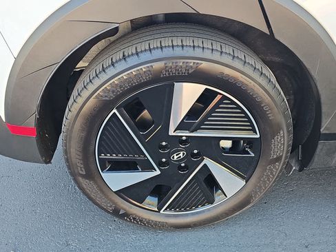 Certified 2025 Hyundai Ioniq 5 SEL RWD image 12