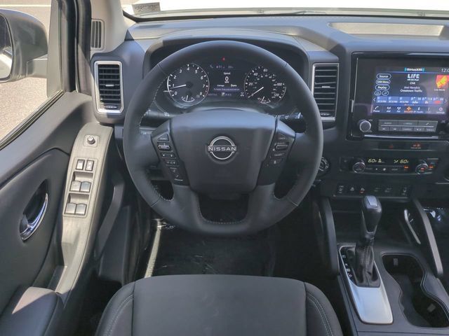 Used 2022 Nissan Frontier SV AWD/4WD image 16