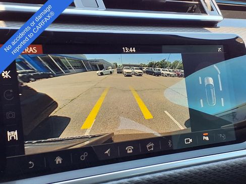 Used 2019 Land Rover Range Rover Velar R-Dynamic SE AWD/4WD image 24