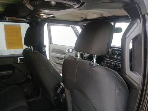Used 2023 Jeep Gladiator Sport AWD/4WD image 16