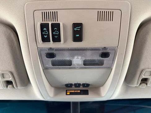 Used 2013 Chevrolet Suburban LTZ image 28