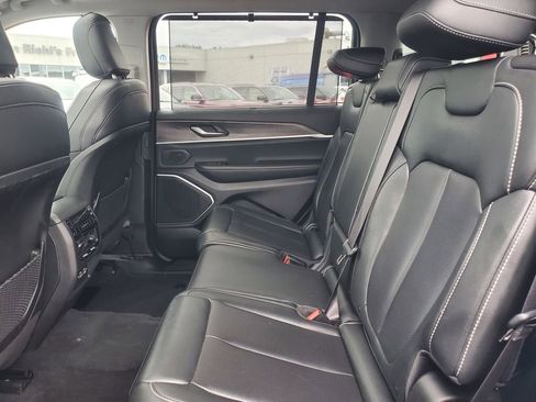 Used 2024 Jeep Grand Cherokee L Limited w/ Luxury Tech Group II AWD/4WD image 31