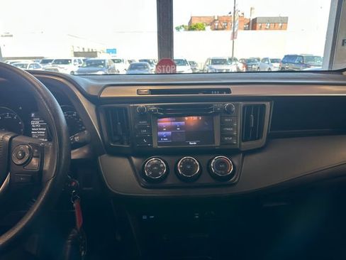 Used 2018 Toyota RAV4 LE w/ Carpet Mat Package FWD image 24